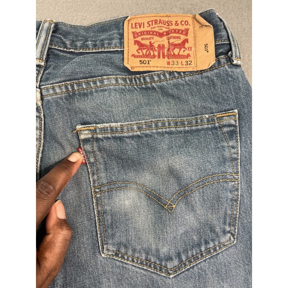 Levi's 501 Original Fit Men's Jeans W33 L32 Light Wash Straight Leg Denim